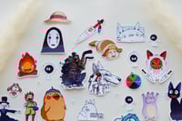 مجموعة ملصقات بتصميم Studio Ghibli
