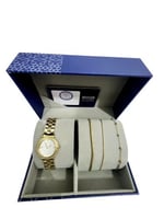 طقم ساعه مع 3 اساور نسائي باللون الذهبي