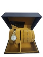 طقم ساعه مع 3 اساور نسائي باللون الذهبي