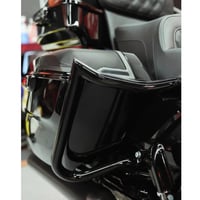 سدل قارد حامي من Factory 47 لون اسود / كروم لدراجا...