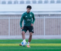طقم المنتخب السعودي 2025 للتمارين