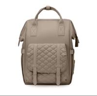 شنطة لاحتياجات الاطفال والمواليد