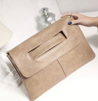 شنطة باوتش تشيل لابتوب 13 انش واوراق a4 مقاسها 37*...