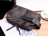 شنطة رجاليه wmno جيشي باللون الاخضر