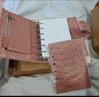 مفكرة صغيرة مقاس a7ومحفظة في نفس الوقت باللون الزي...