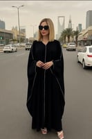 عبايه بشت ساده مع قيطان فضي