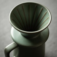 طقم كوب وقمع V60 من السيراميك ب اللون اخضر مميز