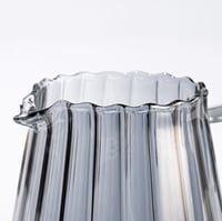 سيرفر V60 - زجاجي اسود داكن بغطا خشبي مقاس 01 - 02...