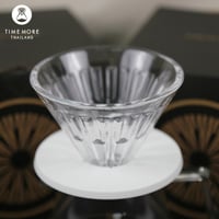 قمع V60 كرستال زجاج بقاعدة باللون الابيض 01 - تايم...