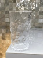 كوب زجاجي ثلجي كبير جداً