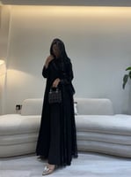 عبايات باكمام دانتيل فخمة | G91