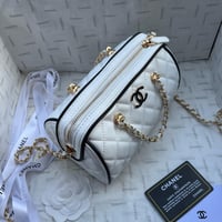 شانيل شولدر باق