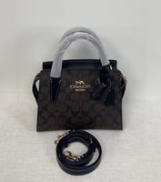 كوتش اندريا باق