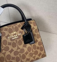 كوتش اندريا باق