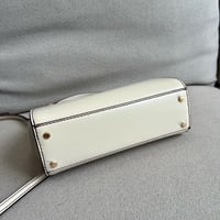 اليانور باق