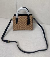 كوتش اندريا باق