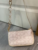 كوتش نوليتا