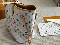 ال ڤي توت باق