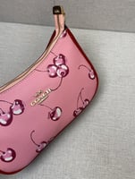 كوتش تيري تشيري شولدر باق