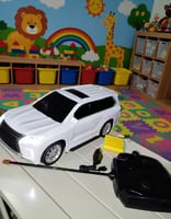 سيارة جيب لكزز كبير