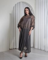 طقم اسود بلوزه شبك مع تنوره كسرات