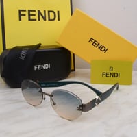 نظارات نسائيه ماركة فندي مع الملحقات