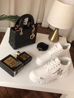 طقم شنطه وشوز نسائي ماركة ديور