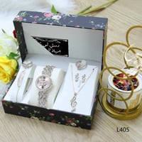 طقم ساعات نسائي مع الاكسسوارات