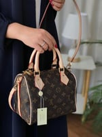 شنطه لويس فتون نسائيه مع الملحقات