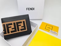 محفظة فندي مع الملحقات