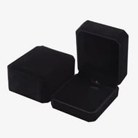 بروش بالاسم بخط الكوفي