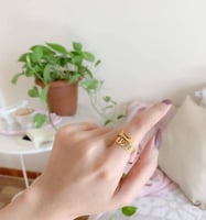 خاتم نسائي بالاسم مطلي بالذهب