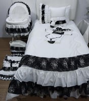 طقم نفاس فاخر – 11 قطعة متكاملة للأم والطفل