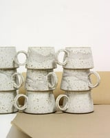 كوب فخاري يدوي بيور (لمعان الثلج) تقريبا 330ml