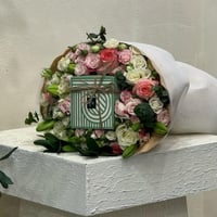 بوكيه ورد مع شوكلت من باتشي