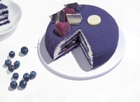 بوكس الكيك اني وداني مع الفازه مع الورد