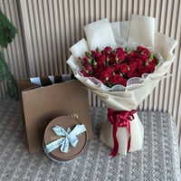 بوكيه ورد مع شوكلت من هنوفرين