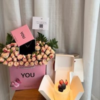 ورد مع كيك و سلسال من اختيارك