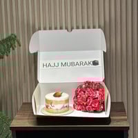 ورد مع كيك من جاناش مع طباعة على البوكس