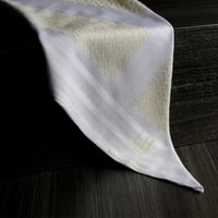 شال دنهل كشميري ابيض وبيج صوف