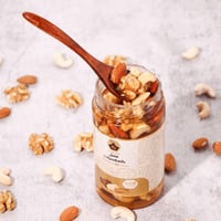 عسل بالمكسرات