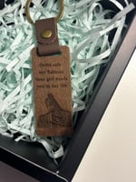 ميدالية خشبية انيقة لون غامق