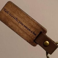 ميدالية خشبية انيقة لون غامق