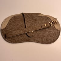 محفظة نظارات