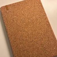 دفتر خشبي تصميم من اختيارك