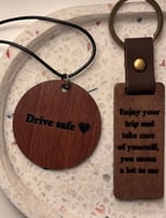 تعليقة سيارة + ميدالية مفاتيح