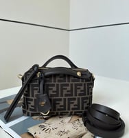 حقيبة فندي FENDI