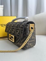 حقيبة فندي Fendi Baguett