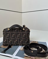 حقيبة فندي FENDI