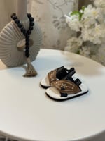 حـذاء شرقي بني كحلي غامق